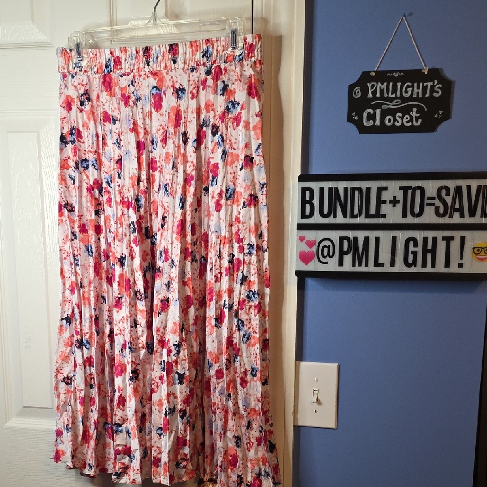 Time and Tru Medium Pleated Skirt Full White Red Pink Blue